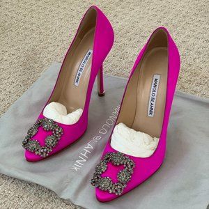 Brand new Barbie Pink Manolo Blahnik Hangisi